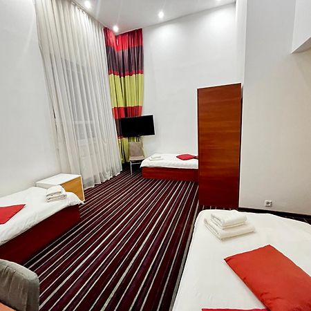 Hotel Kalyna Kharkiv Extérieur photo