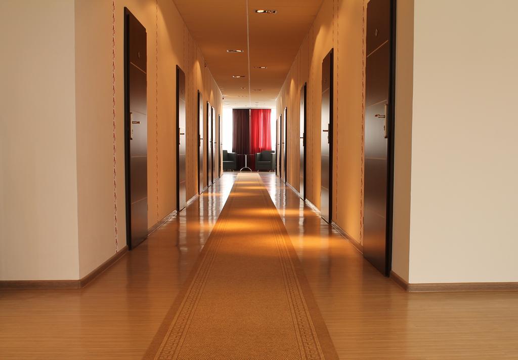 Hotel Kalyna Kharkiv Extérieur photo