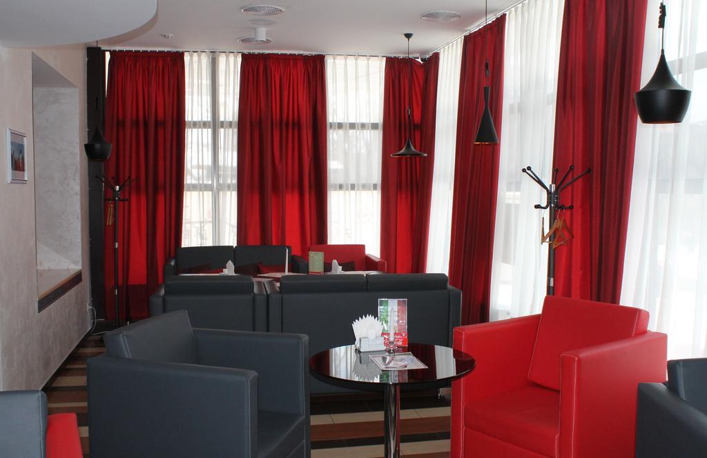Hotel Kalyna Kharkiv Extérieur photo
