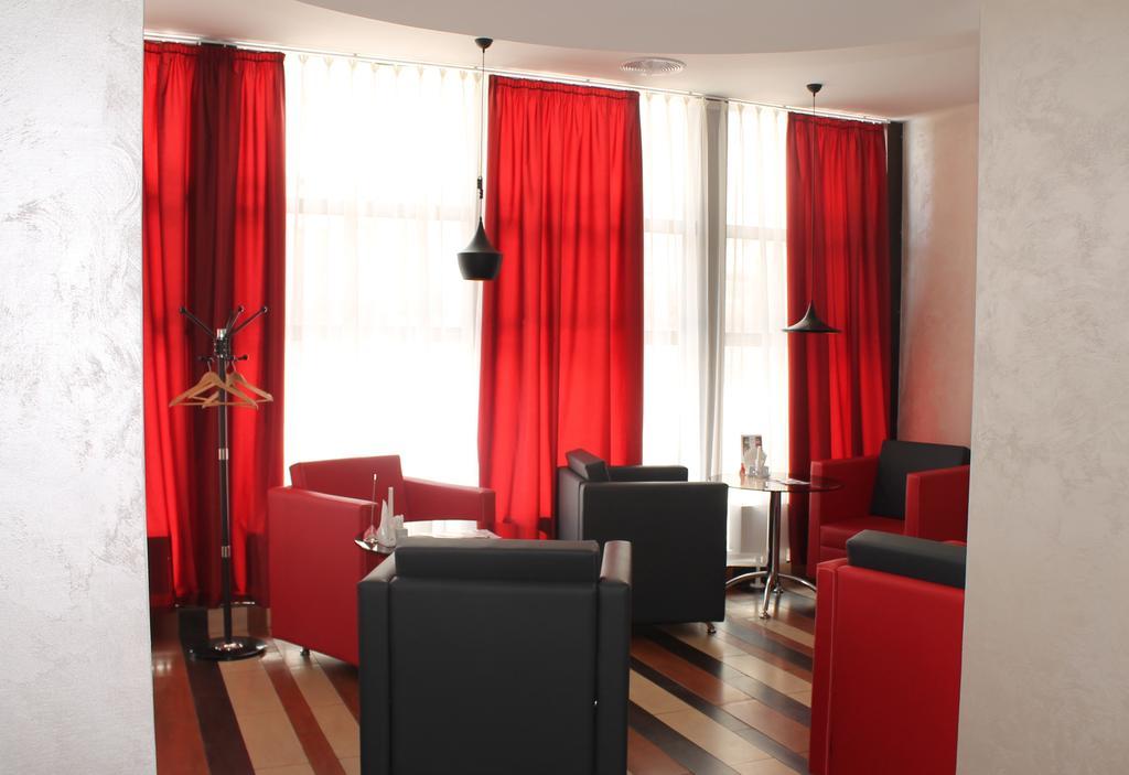 Hotel Kalyna Kharkiv Extérieur photo