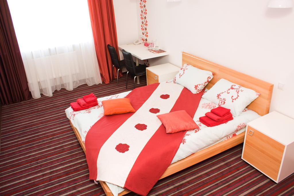 Hotel Kalyna Kharkiv Extérieur photo