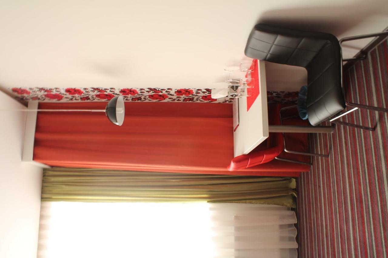 Hotel Kalyna Kharkiv Extérieur photo